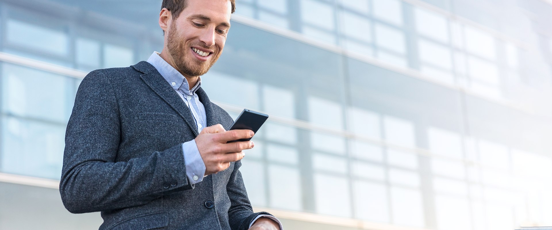 استمتع بمزايا المحفظة الإلكترونية من البنك الأهلي الكويتي - مصر!